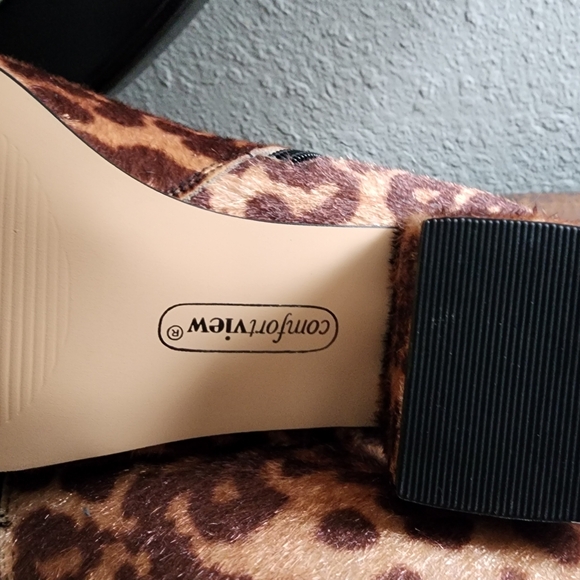 Comfortview Wide Width Sidney Booties - Picture 12 of 16